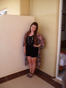 outfit number one (excuse my tirred face!) - kimono: newlook, top: topshop, shorts: ASOS, sandals: urban outfitters, necklace: accessorize.
